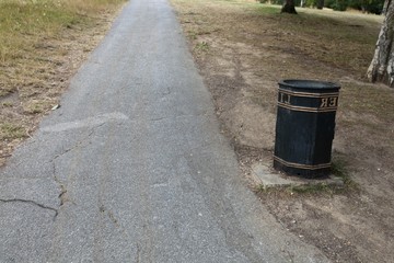 Naklejka premium Container beside country road
