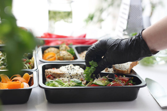 Catering. Meal prep. A meal in a box. A healthy box diet.