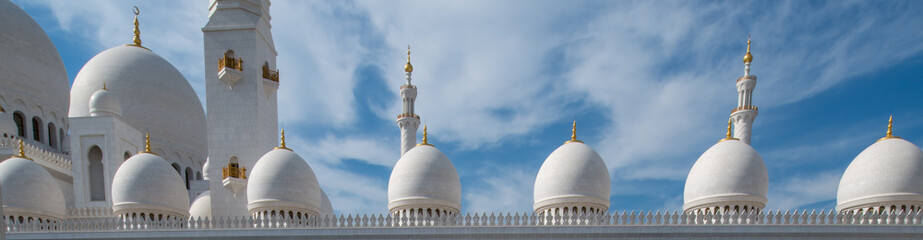 the great white mosque in Abu Dhabi, UAE 