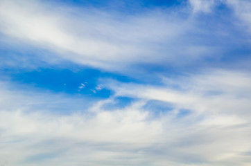 Obraz premium beautiful feathery clouds in the blue sky