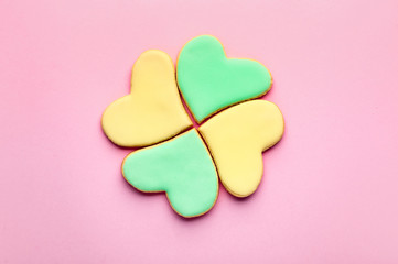 Obraz premium Heart shaped cookies for Valentine's day on color background