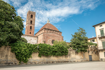 The square near the church of Santi Giovanni e Reparata, with its adjacent Baptistery, was built in the 4th century as the cathedral of Lucca, maintaining that role until the 8th century - 310291290
