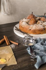 Delicious cake with pear and cinnamon