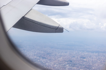 horizonte visto da janela do avião