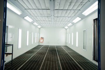 empty car painting box