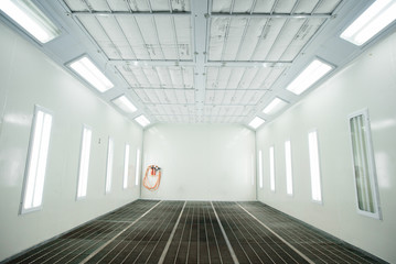 empty car painting box