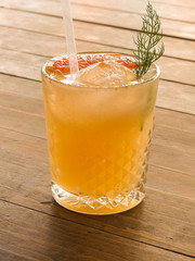 Cocktail servido frio