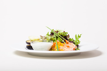Warm salad with shrimps
