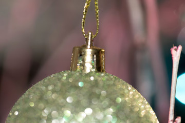 Weihnachtsbaum und Christbaumkugeln