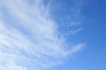 Obraz premium white cloud on blue sky weather background