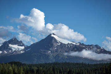 Fototapeta na wymiar Mountains in alaska 