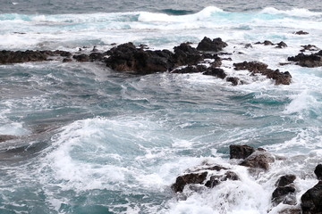 파도치는 아름다운 겨울 바다