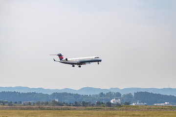 飛び立つ旅客機