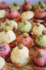 mini hamburgeres coloridos