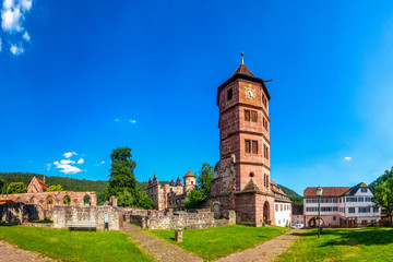 Fototapeta na wymiar Kloster Hirsau und Schlossruine, Calw, Schwarzwald, Deutschland 