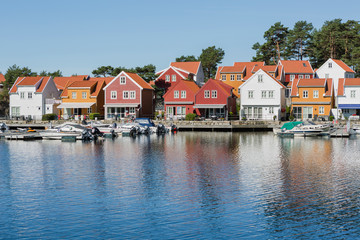 Fototapeta na wymiar Häuser von Svennevik, Südnorwegen