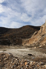 Fototapeta na wymiar Abandoned stone quarry