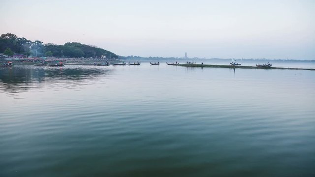 4K,Timelapse traditional fishing boats on Taung Tha Man lake
