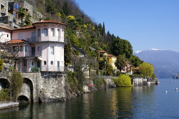Fototapeta na wymiar Lago Maggiore, Uferpartie