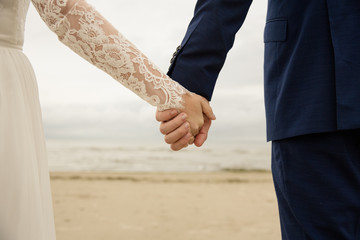 Hand in Hand zusammen in die Zukunft