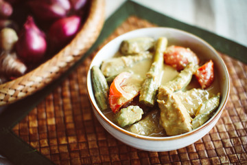 Curry on straw mat 