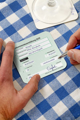 Vereinfachte Steuererklärung auf einem Bierdeckel