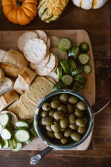 crackers and olives - 310463635