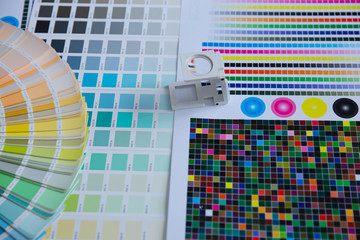 Press color management. Cmyk stripe loupe and color palettes. Commercial printing. Choose a color.