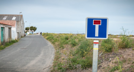 road sign indicating a dead end at the seaside on Yeu island
