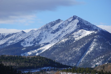 Fototapeta premium Colorado Scenery, Scenic Colorado Mountains in Early Winter, Fremont Pass, Colorado.