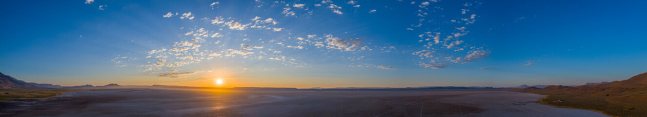 Fototapeta na wymiar Alvord Desert Sunrise at the base of the Steens Mountains