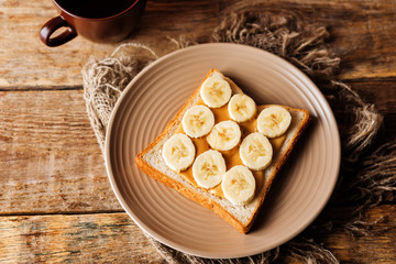 Peanut butter sandwich with fruits