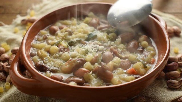 Pasta e fagioli ft9112_0177 Macaroni and beans Pasta fasul