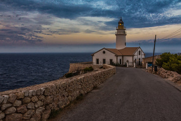 Fototapeta na wymiar Der Leuchtturm Far de Capdepera auf Mallorca