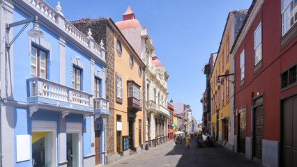 Fototapeta na wymiar The historic center of the island of Tenerife is the city of San Cristobal de La Laguna. Old European streets and houses of the XVI-XVIII centuries. Travel to Spain to the Canary Islands.