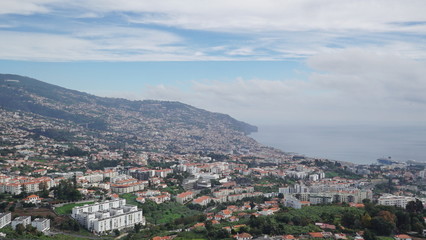 Fototapeta na wymiar Funchal auf Madeira von Oben
