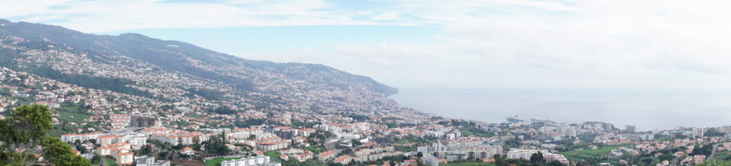 Fototapeta na wymiar Panoramaaufnahme von Madeira