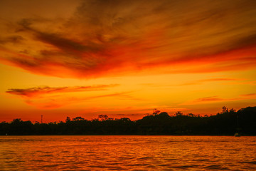 Red sky at night, sailors delight