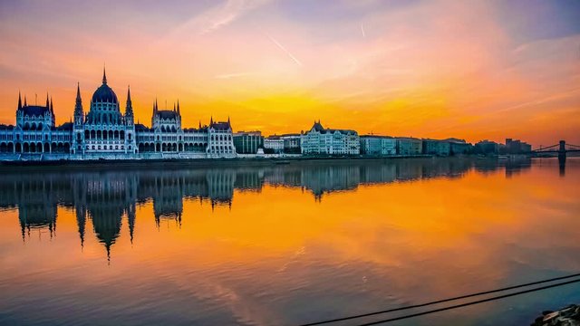 Budapest, Time-lapse of Hungarian Parliament at sunset, Czech Republic