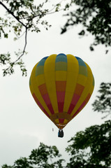 Obraz premium Colourful hot air balloon over Putrajaya, Malaysia.