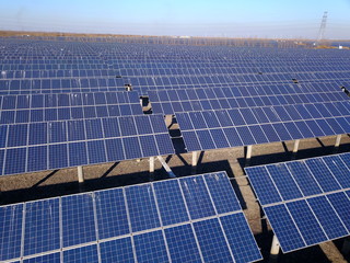 Solar photovoltaic panels and solar photovoltaic power generation systems