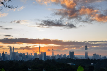 Fototapeta premium beautiful scenery skyline during sunrise