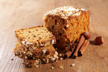 gingerbread cake with cinnamon and anise