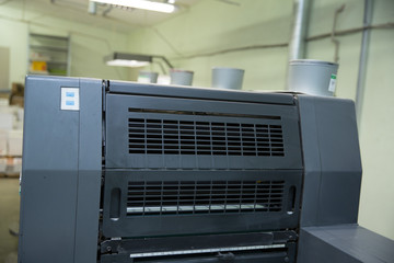 Offset printing machine and cutting machione for typography