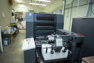 Offset printing machine and cutting machione for typography