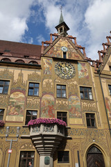 Rathaus in Ulm mit astronomischer Uhr