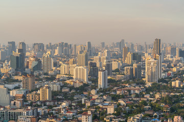 Fototapeta na wymiar City of Bangkok with air pollution