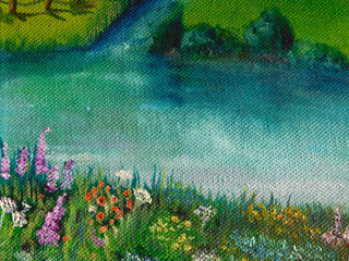 Joli paysage de peinture à l'huile avec premier plan fleuri, fleuve et champs