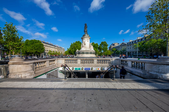 place de la r&eacute;publique