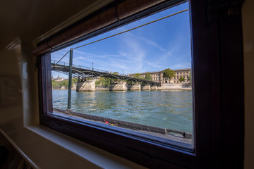 le pont des arts depuis le bateau 